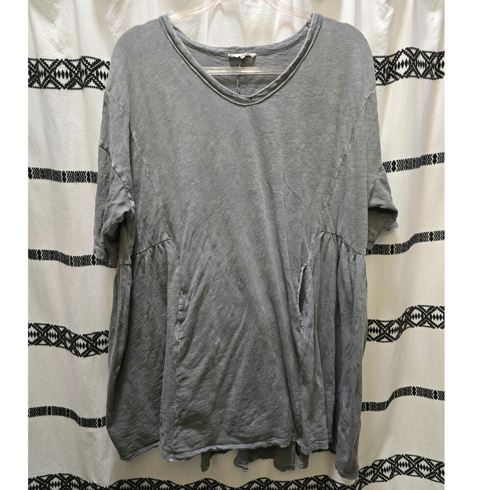 Easel gray oversized‎ boxy drop shoulder flowy top pockets V-neck small